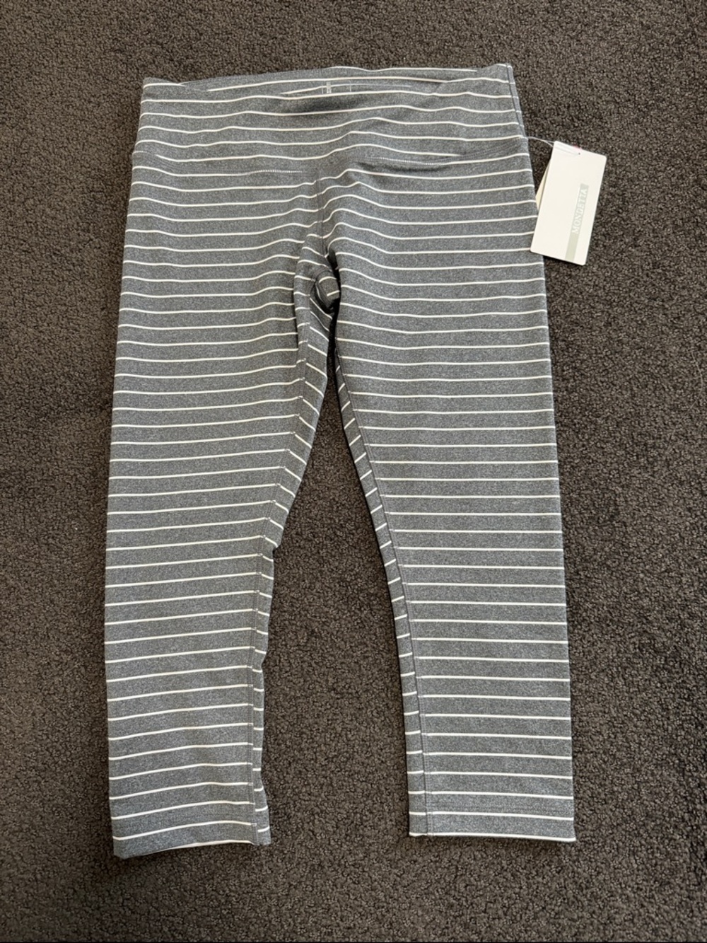 Women’s Mondetta grey white Capri leggings BNWT medium